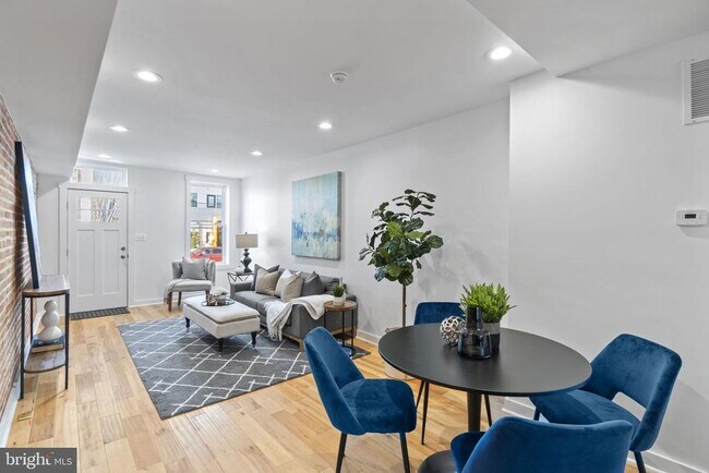 Foto del edificio - 1825 S Hanover St