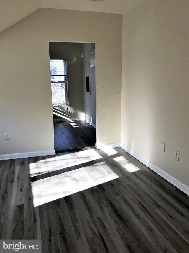 Building Photo - 1510 Rosemont Ave