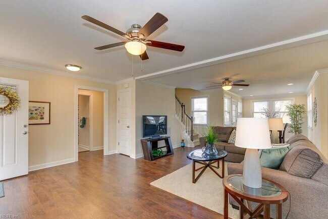 Building Photo - 3538 Bapaume Ave