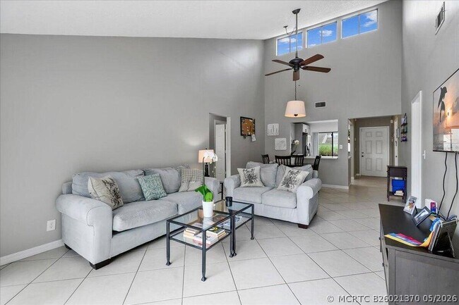 Foto del edificio - 12875 Spinnaker Ln
