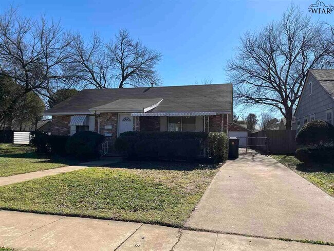 Building Photo - 1819 Dayton Ave