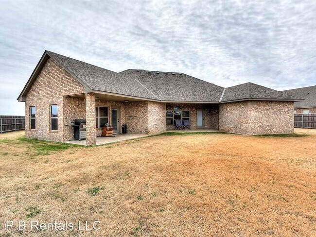 Foto del edificio - 4 br, 3 bath House - 8542 SW Sun Valley Drive