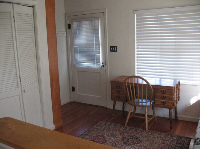 Entry door. - 226 Peyton St