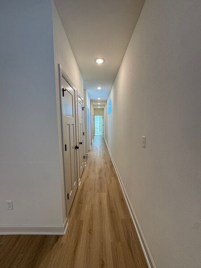 Foto del edificio - 3 Bed | 2 Bath Luxury Duplex | The Flats o...