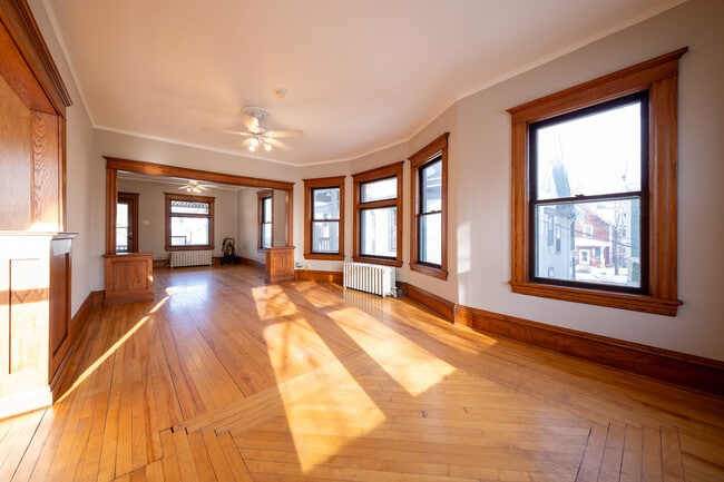 Foto del edificio - 507 W 33rd St