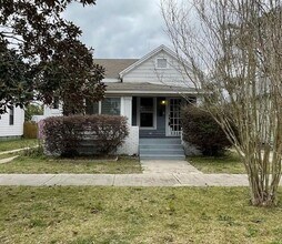 Building Photo - 1310 E Strong St