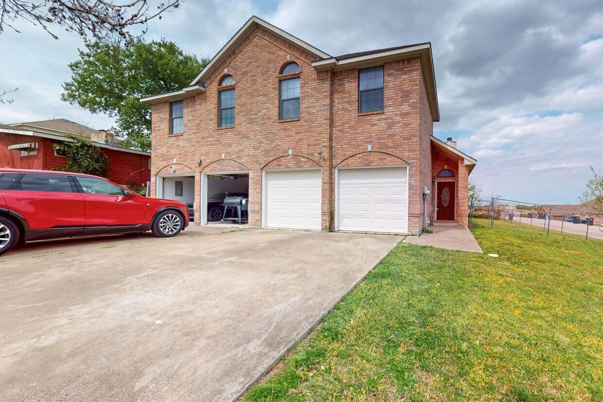 Building Photo - 8002 Arbor Ave