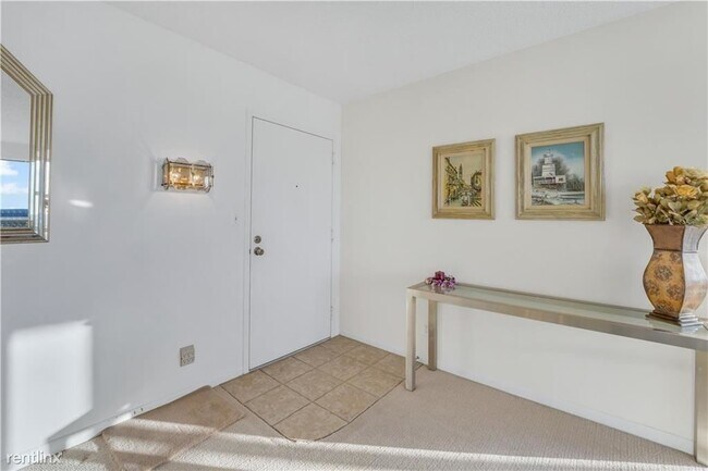 Foto del edificio - 2 br, 2 bath Condo - 2841 N Ocean Blvd 284...