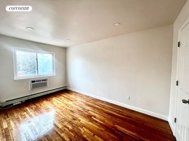 Foto del edificio - 1632 E 94th St