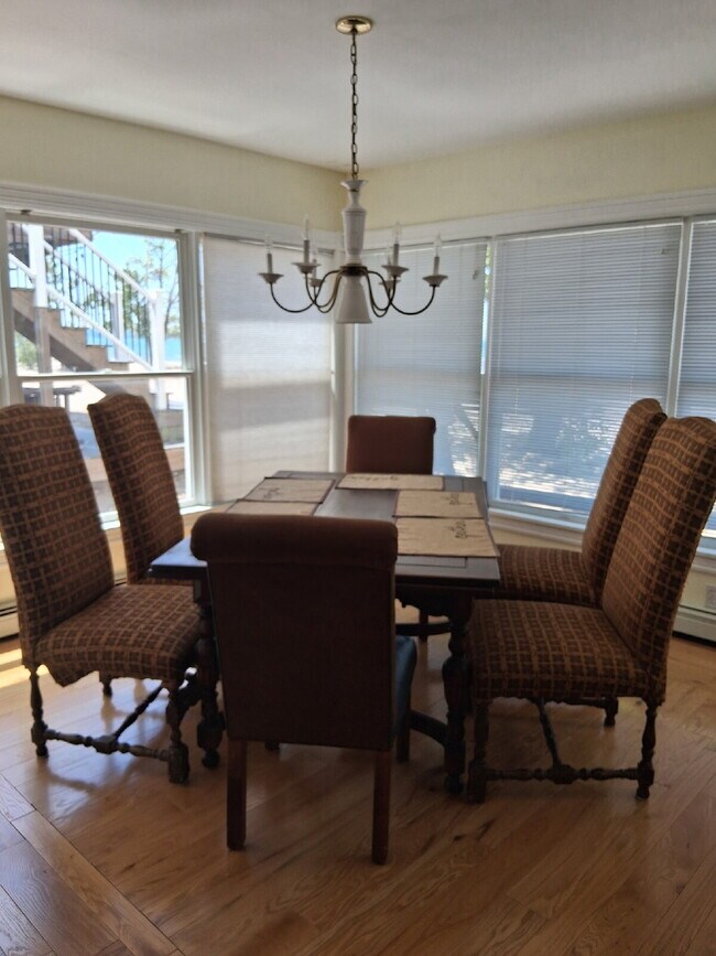 Building Photo - Furnished 5-Bedroom Waterfront House on Lake Erie in Sunset Bay