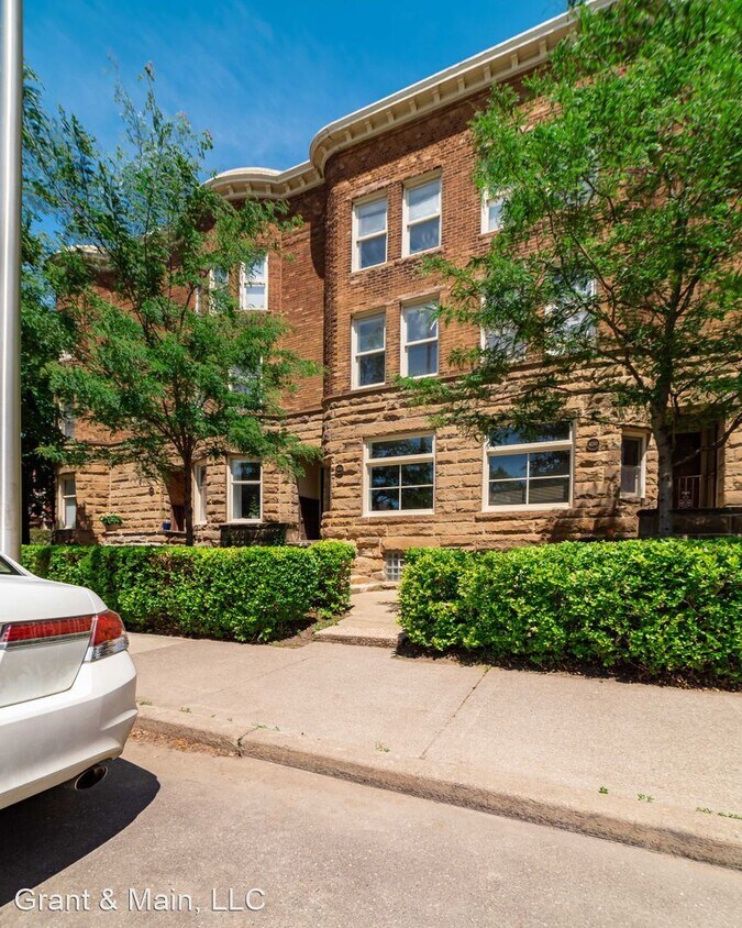 Primary Photo - 3 br, 2.5 bath House - 4154 Second Ave.