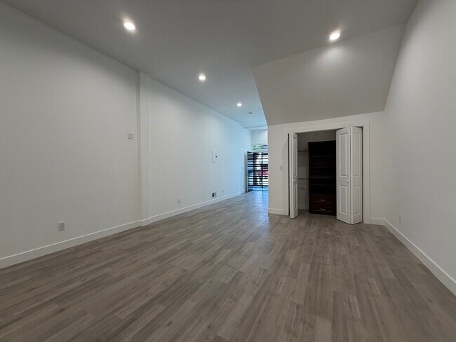 Foto del edificio - 1549 California St