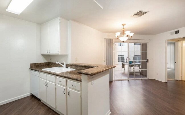 Foto del edificio - 1395 Kelton Ave