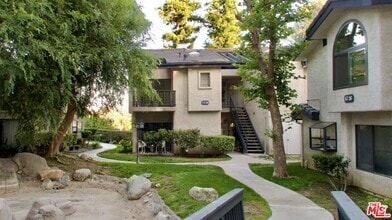 Building Photo - 5728 Skyview Way