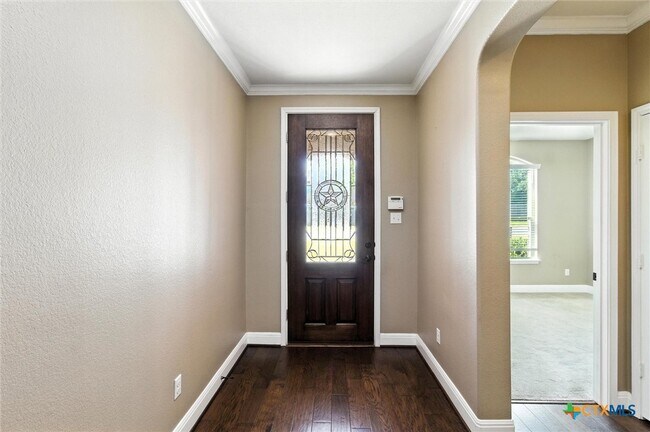 Foto del edificio - 319 Hunters Hill Dr