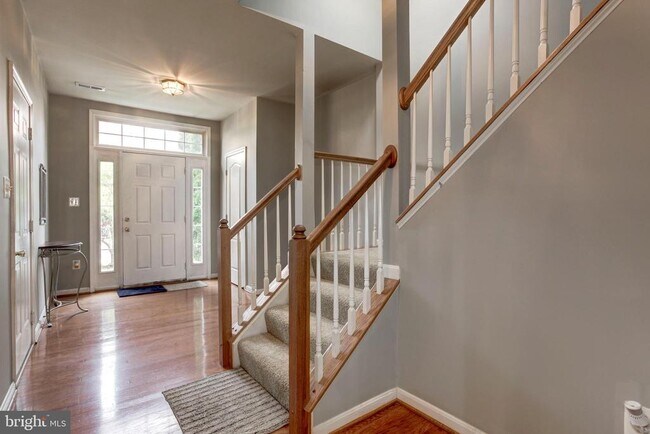 Building Photo - 13110 Park Crescent Cir