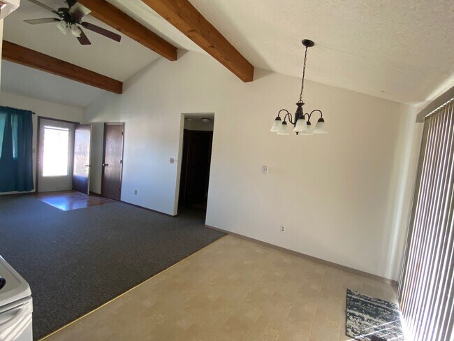 Foto del edificio - Charming 2 bed 1 bath in Hamilton