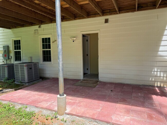 Foto del edificio - 2786 Brookcliff Landing NE