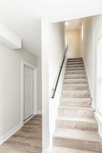 Building Photo - 2237 South Sacramento Avenue Unit 2