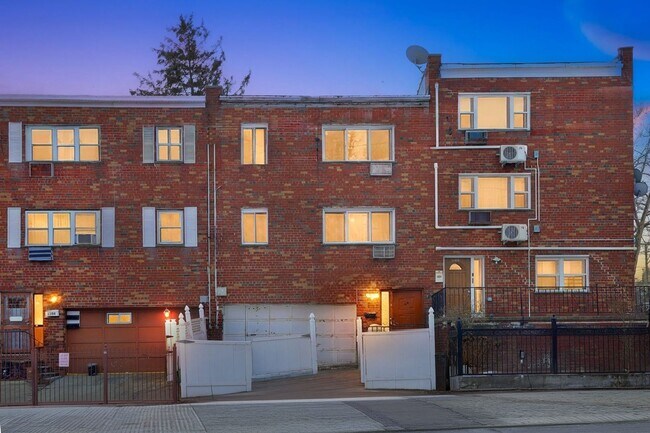 Building Photo - 1102 E 233rd St