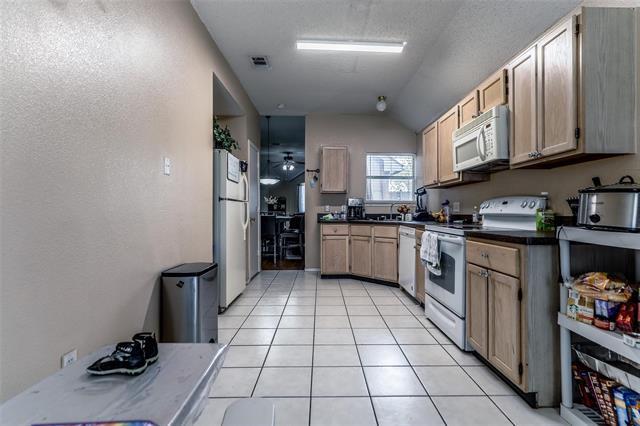 Building Photo - 6034 Maple Leaf Dr