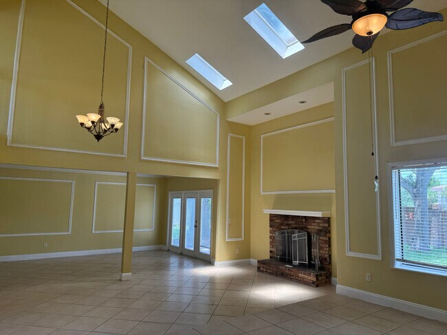 Foto del edificio - 4864 Spring Run Ave