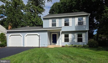 Building Photo - 12000 Rosiers Branch Dr