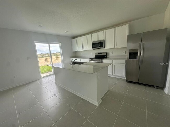 Building Photo - 2366 McKinley Dr