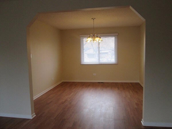 Building Photo - 5138 Riverside Dr