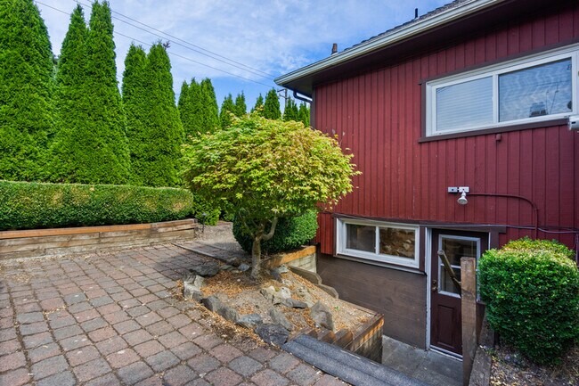 Foto del edificio - 7841 12th Ave NE