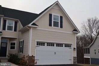 Building Photo - 659 Thomas Penn Dr