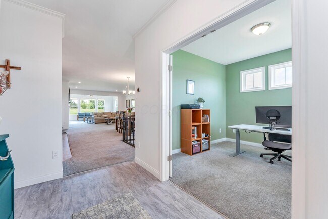 Foto del edificio - 8619 Landrace Dr