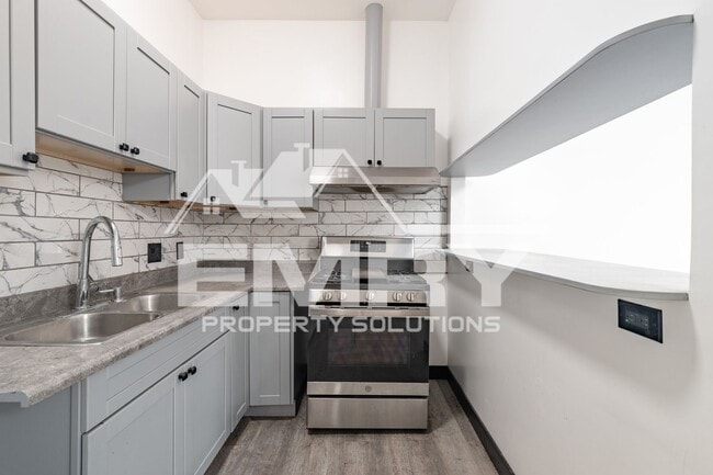 Foto del edificio - 942 S Gerhart Ave