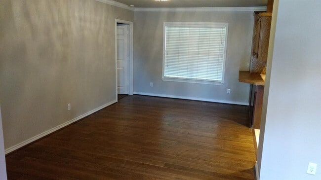 Building Photo - 3015 32nd St