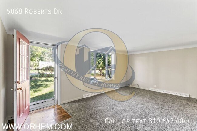 Building Photo - 5068 Roberts Dr