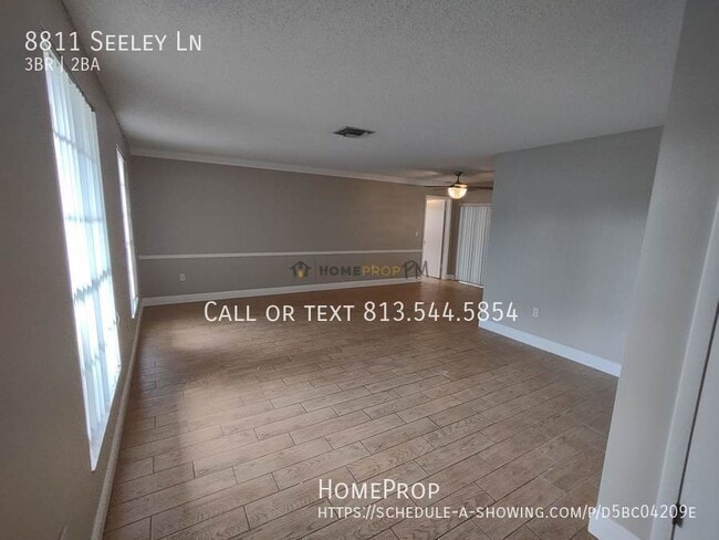 Foto del edificio - 8811 Seeley Ln