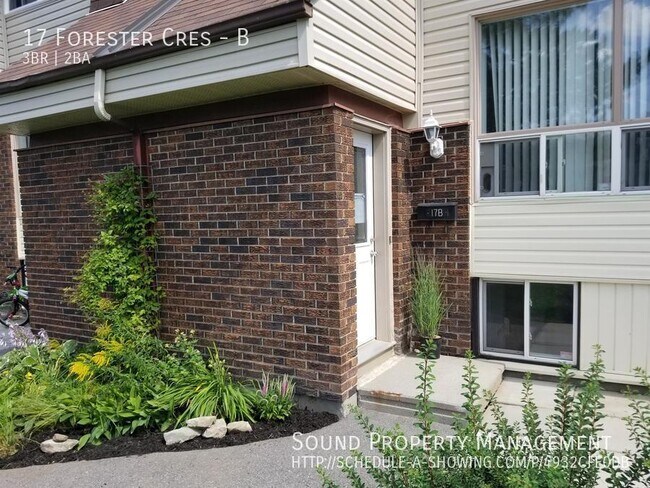 Building Photo - 3 Bedroom Townhouse in Bells Corners