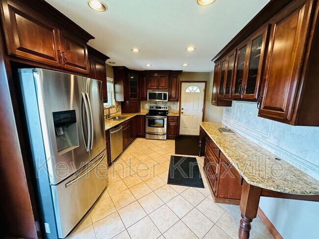 Foto del edificio - 2815 Louisville Rd