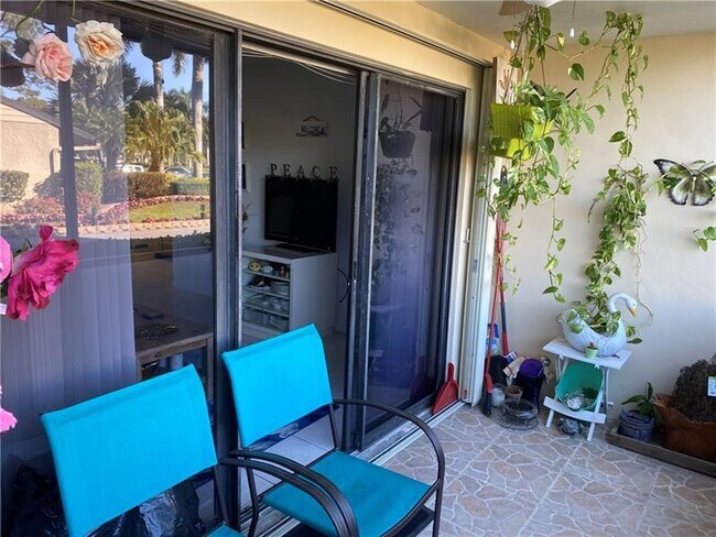 Foto del edificio - 708 Sunny Pine Way