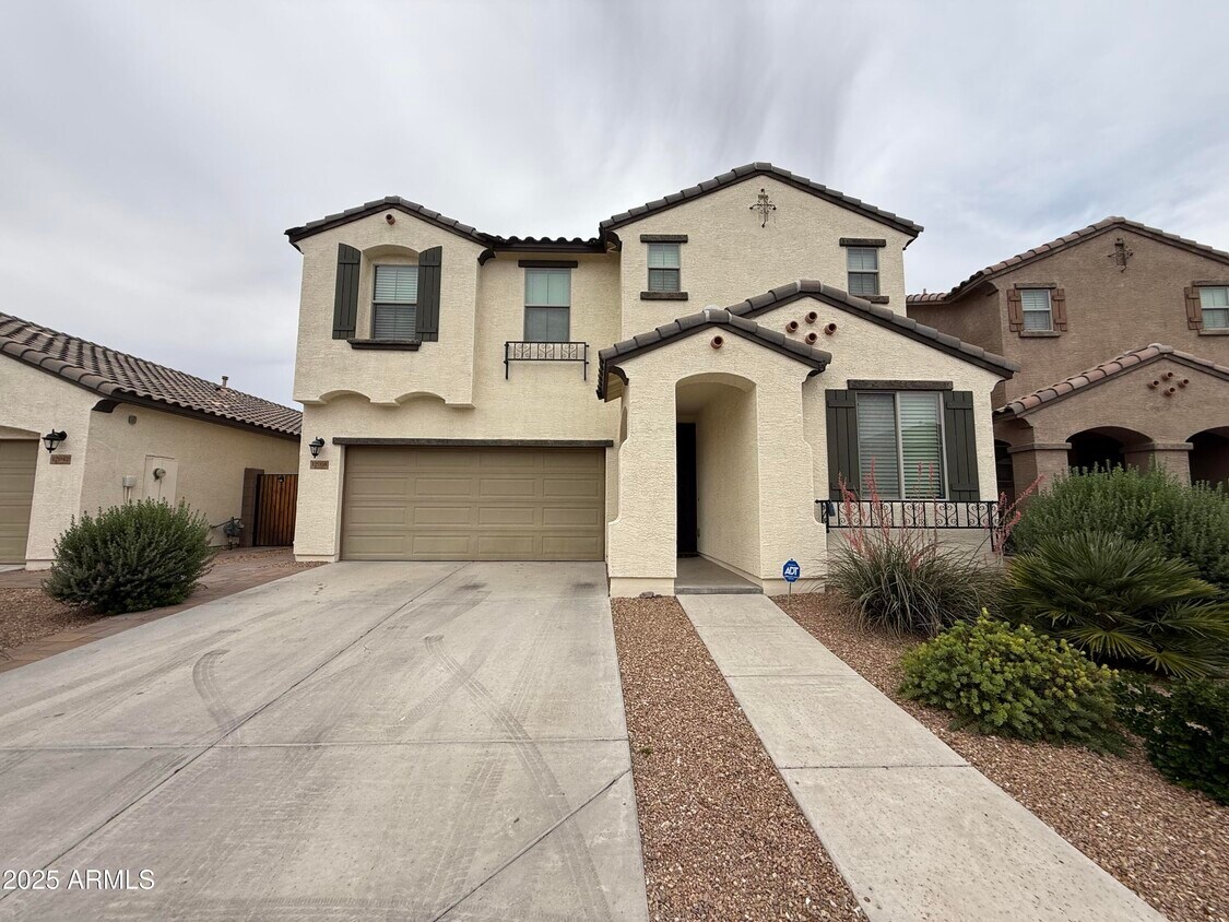 Foto principal - 12038 W Briles Rd