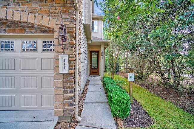 Building Photo - 111 Aventura Pl
