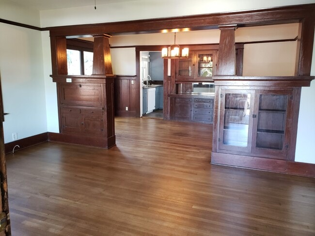 Building Photo - 495 Gaviota Ave