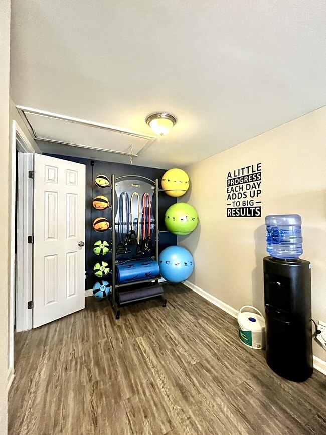 Foto del edificio - Lynn Haven Cove Apartments