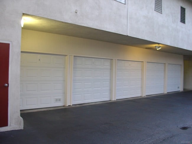 Building Photo - 5926 Camellia Ave