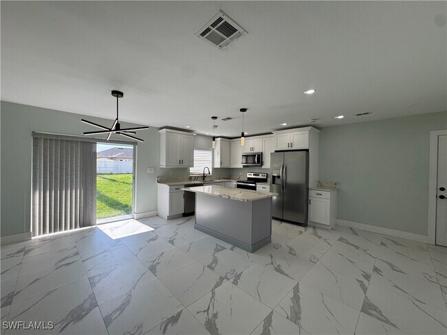 Foto del edificio - 1127 Lovely Ln