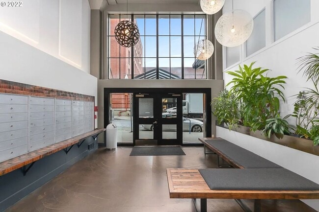 Building Photo - Irving St Lofts