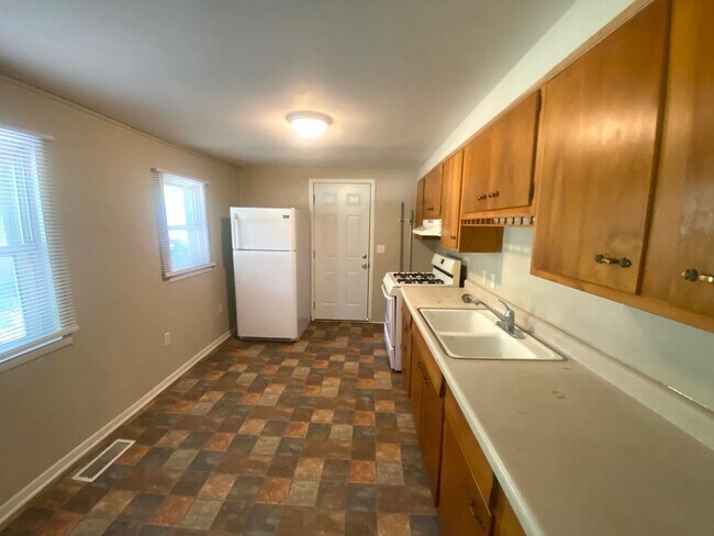 Building Photo - Charming 2 Bedroom, 1 Bathroom Home in Peo...