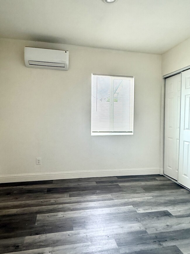 Foto del edificio - 6716 Etiwanda Ave