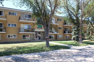Building Photo - Ret 4100