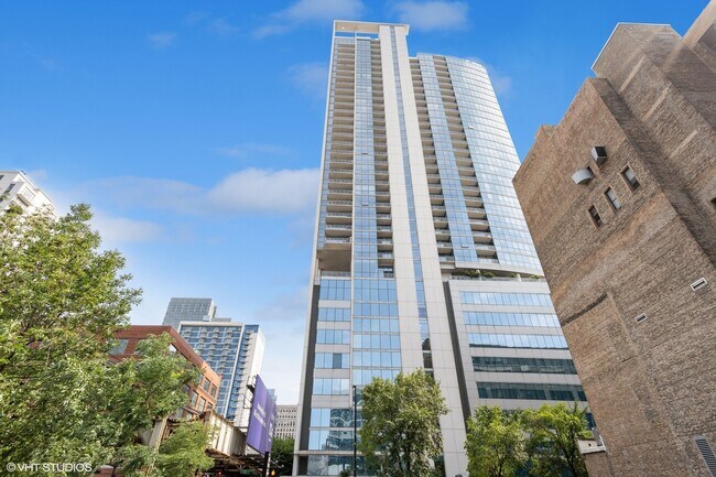 Foto del edificio - 303 W Ohio St